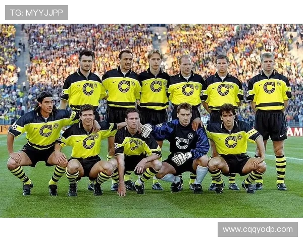 八号球衣传奇足球明星的辉煌与荣耀之路