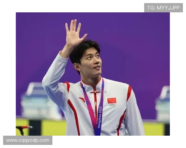 讲述足球明星的传奇人生与奋斗历程如何激励年轻一代追逐梦想 讲述足球明星的传奇人生与奋斗历程如何激励年轻一代追逐梦想