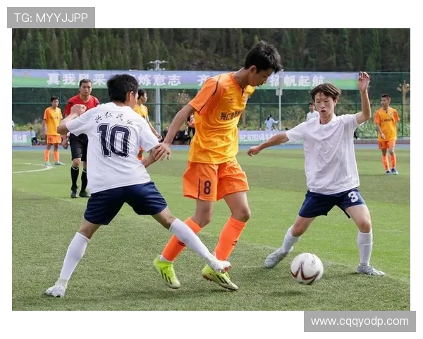 足球场上的魅力风采好帅的足球明星引领时尚潮流与运动激情